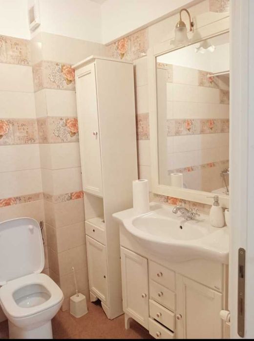 Închiriez apartament Fiald