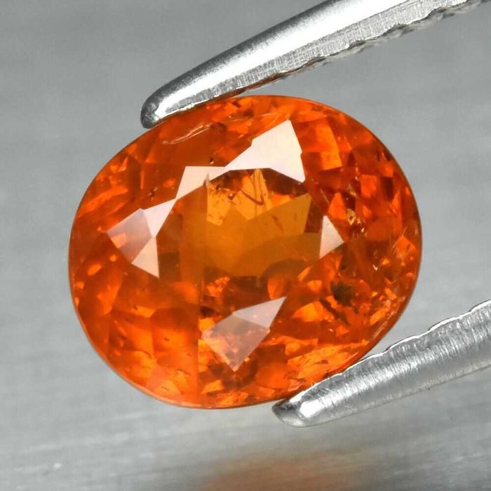 Турмалини,Рубини,Морганит,Аквамарини,Сапфири,Гранати,Лапис