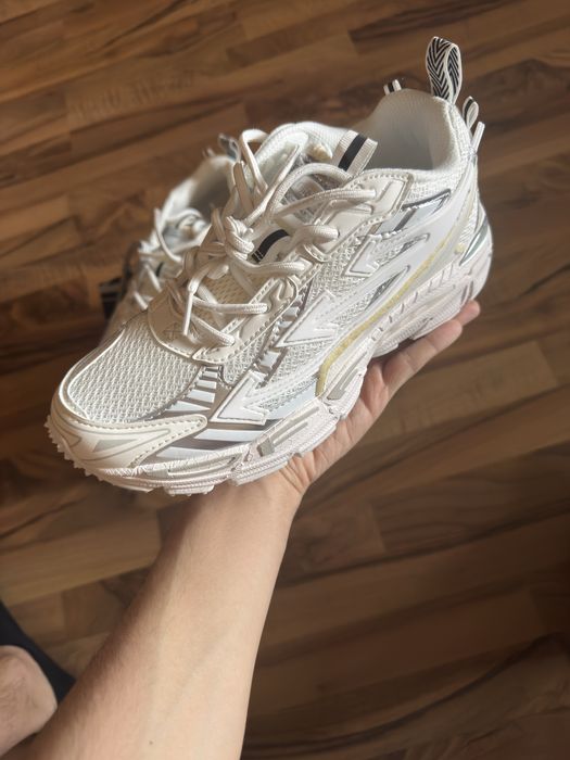 Off white marimea 42