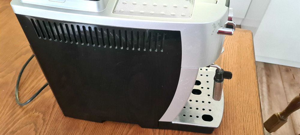 Каферобот делонги магнифика с