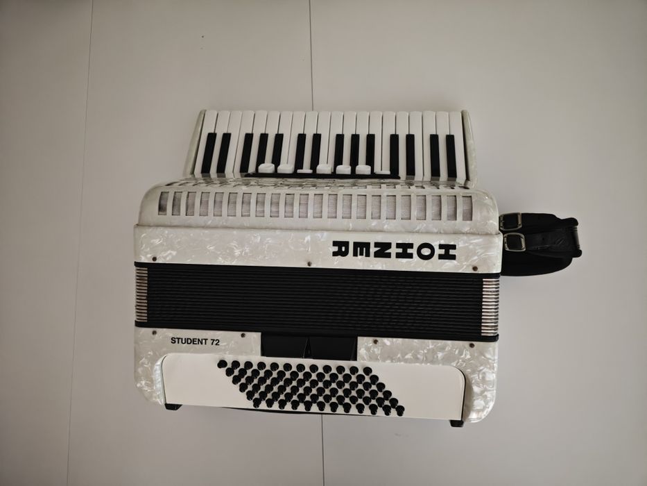Acordeon de vanzare