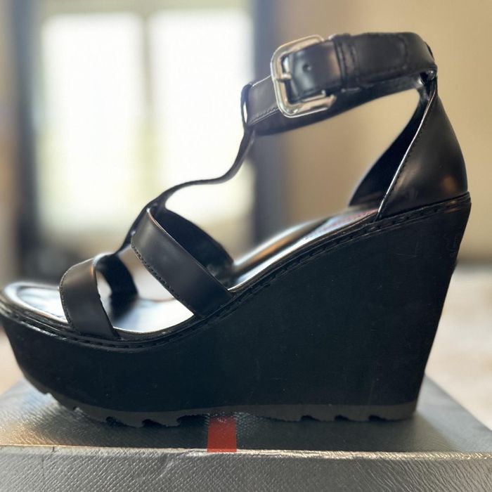 Prada оригинални дамски сандали