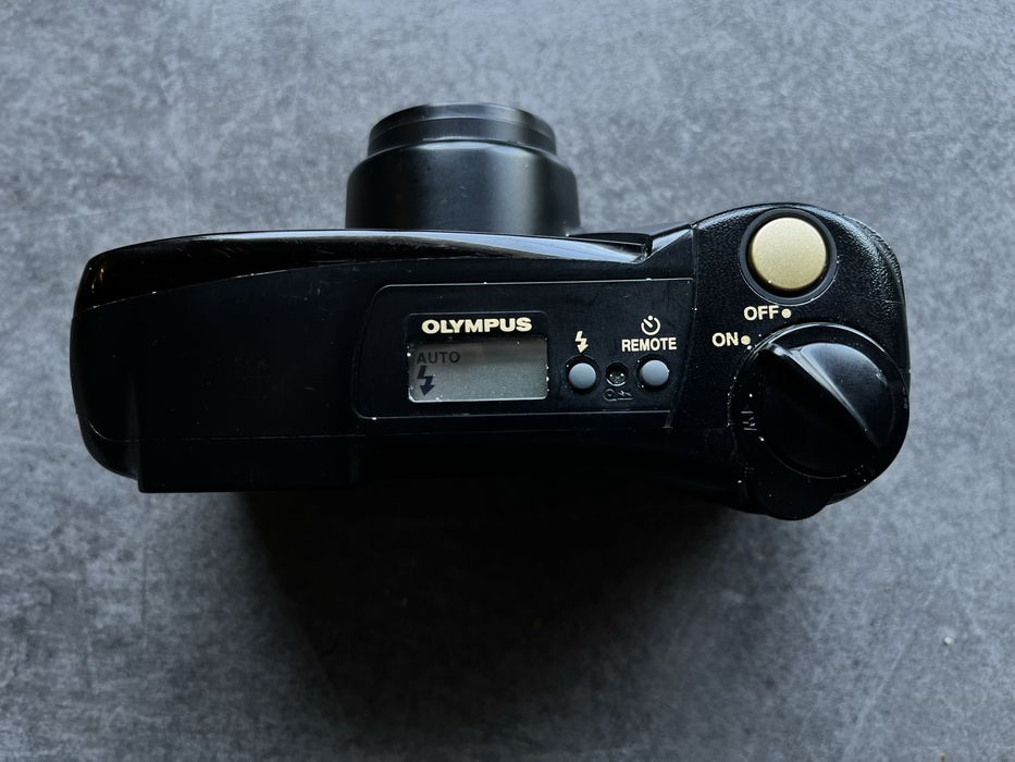 Olympus superzoom 800 aparat foto pe film