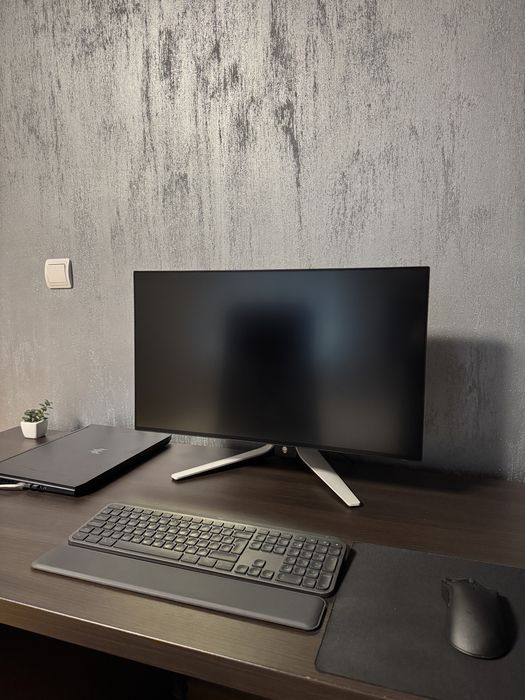 Monitor gaming Dell Alienware 27 inchi AW2723DF IPS, 240hz G sync