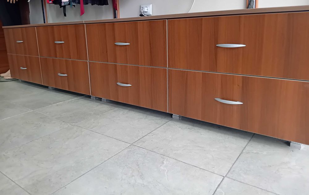 Комоди, шкаф и бюро