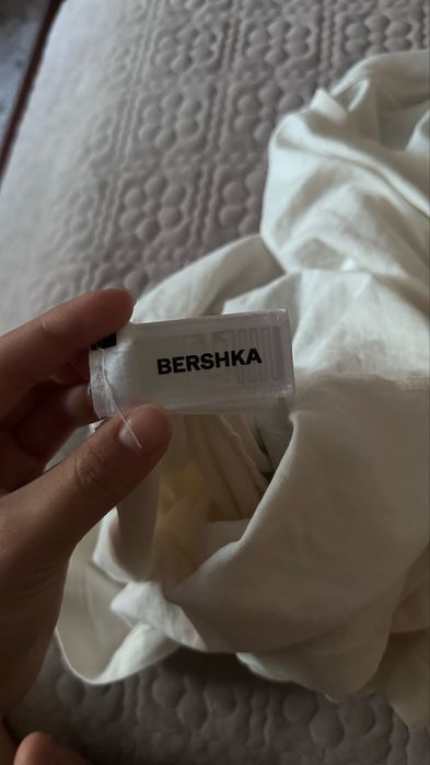 Футболка Bershka.