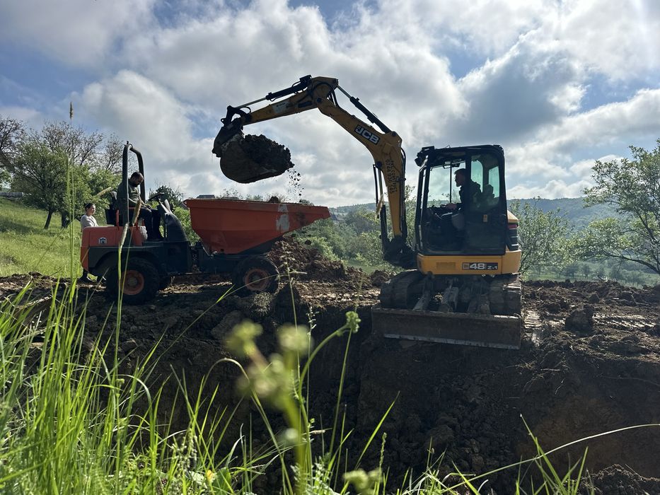 Inchiriem utilaje cu operator: excavator, dumper, cilindru etc