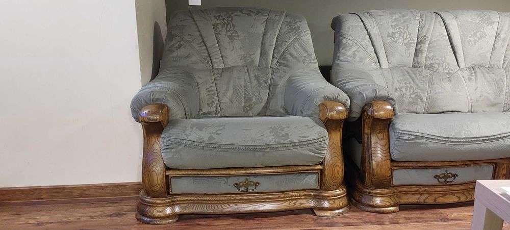 Класическа холна гарнитура с основа от масив - дъб