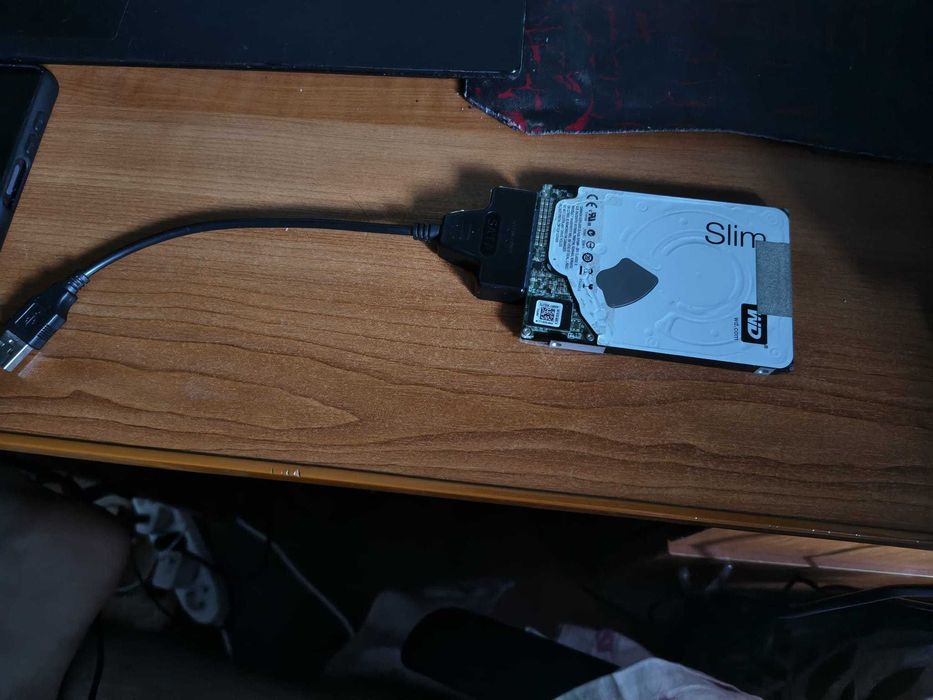 HDD Extern 1TB Portabil PS3 Modat – Pachet Retro Complet 30 Jocuri de Top (PS3, PS2, PS1, PSP)