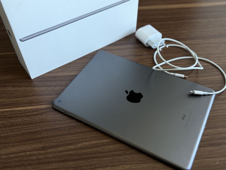 iPad 7 32GB Space Gray на запчасти