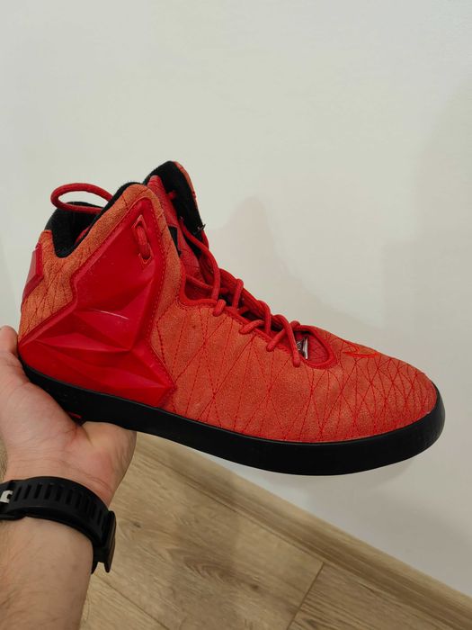 Обувки Nike LeBron