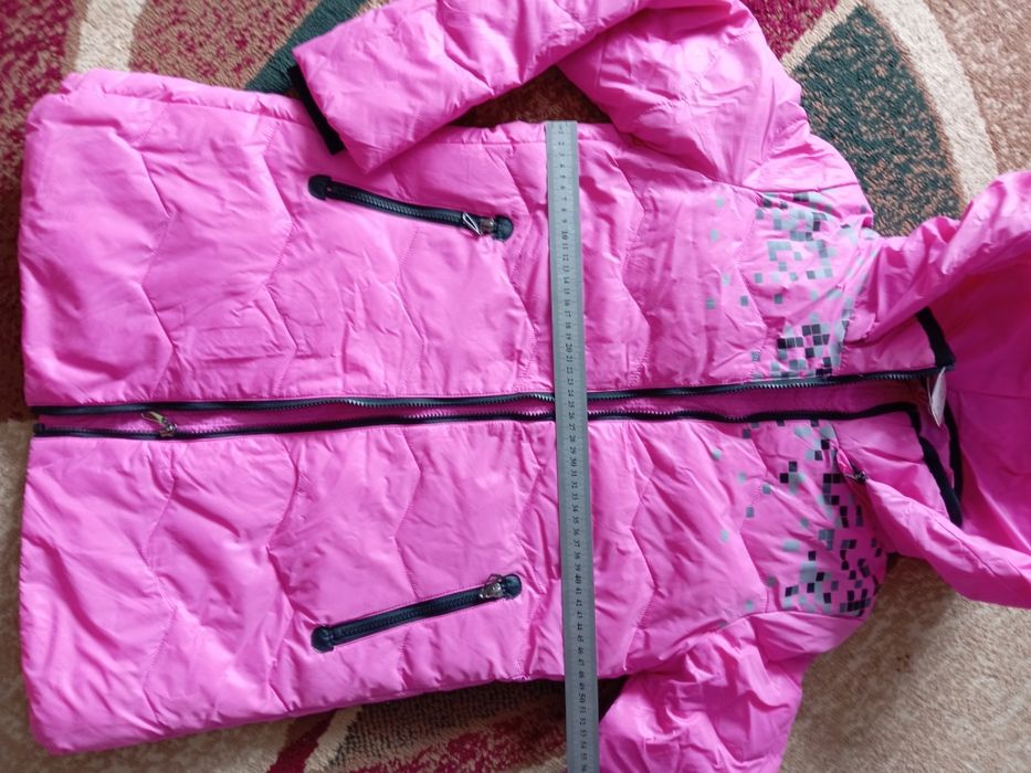 Куртка подростковая на девочку.