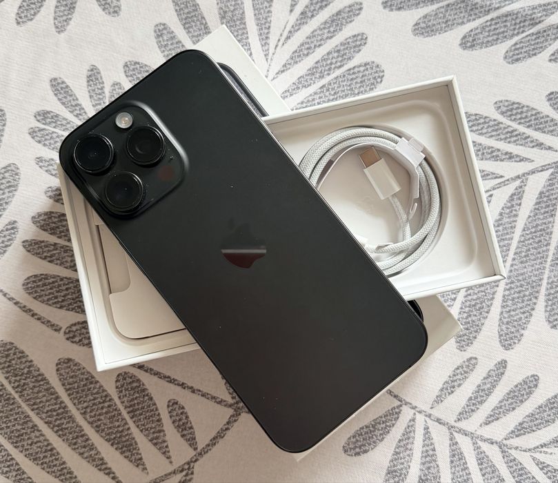 Продается айфон 15 про макс