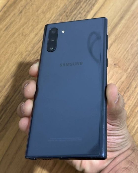 SAMSUNG NOTE 10 ideal sotiladi