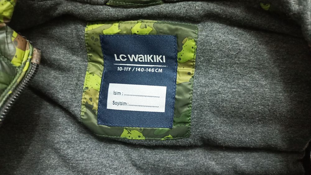 Продам жилетку детскую