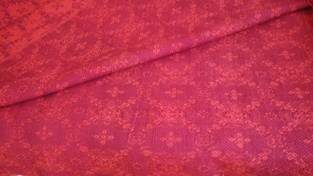 Вълнена дамаска  червена