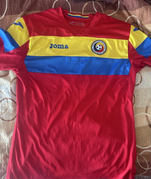 Tricouri fotbal noi