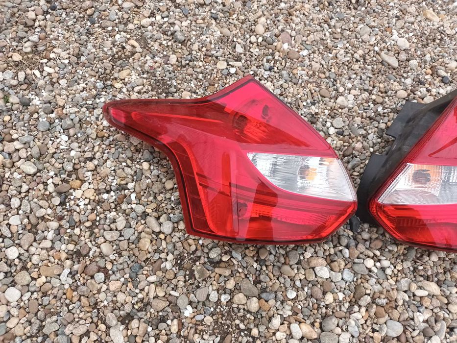 ляв и десен стоп за форд фокус мк3 хечбек 11 - 14 FORD FOCUS MK3