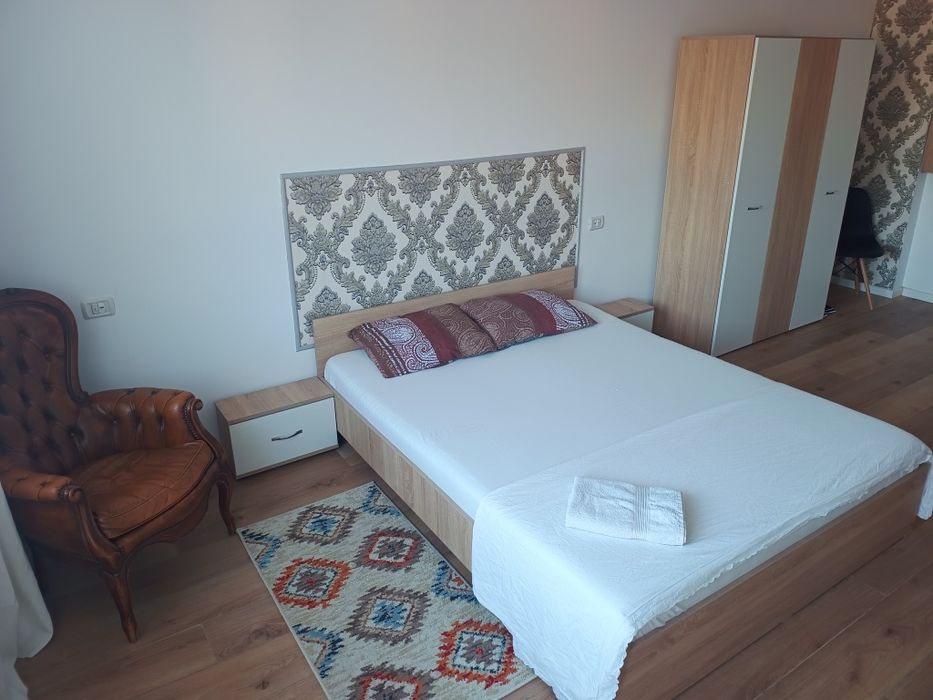 Închiriez garsonieră  (studio )regim hotelier Piatra Neamț