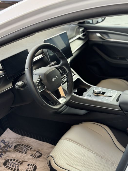 Byd chazor hybrid 2025