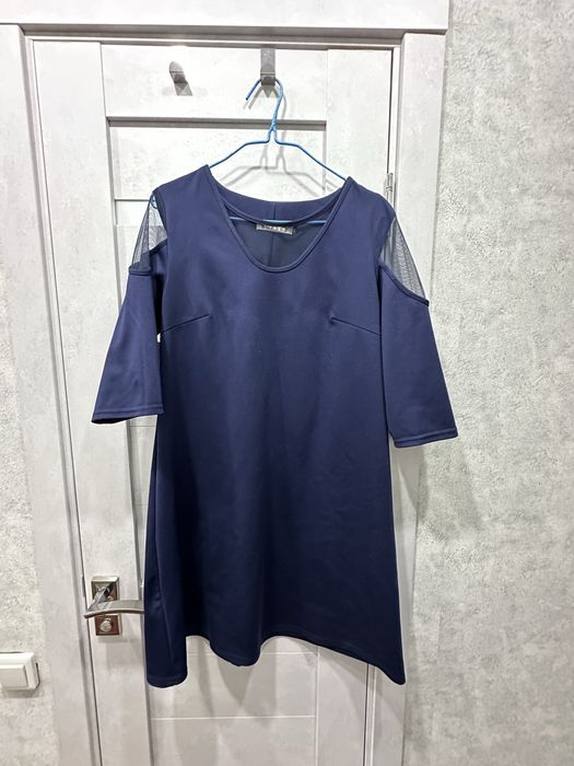 Продам кофточки и платья