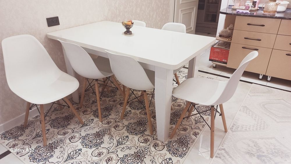 Сотилади стол стул ( 6 дона) холати ва сифати аьло