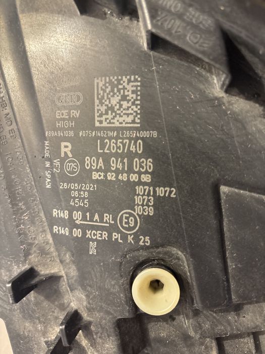 Фар за Audi Q4 89A 941036