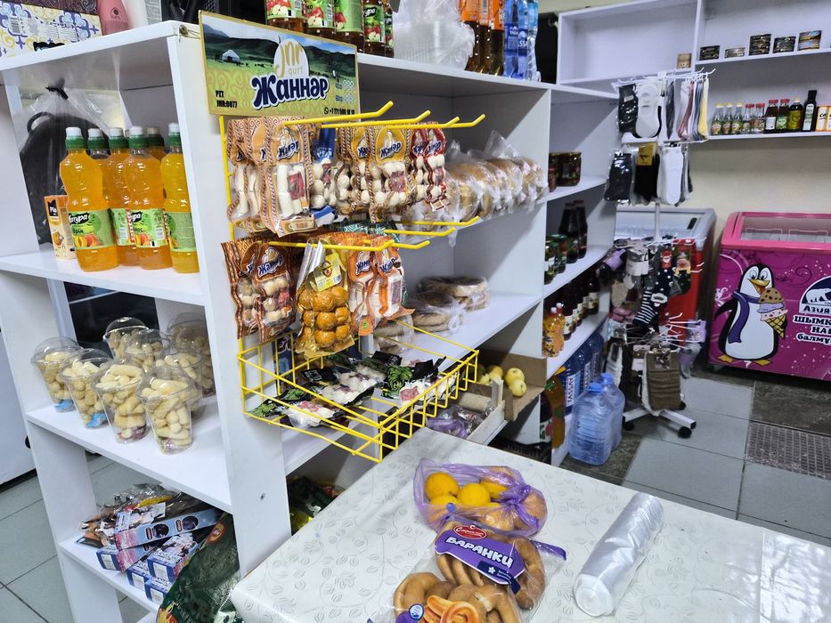 Продаются полки вктринные