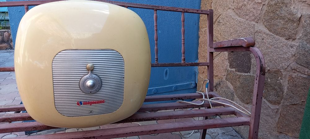 Продаю водонагреватель