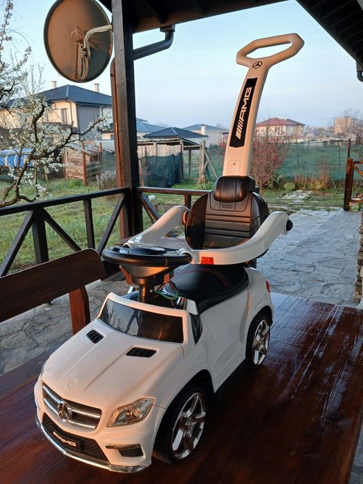 Мерцедес AMG, количка за бутане,каране,водене.