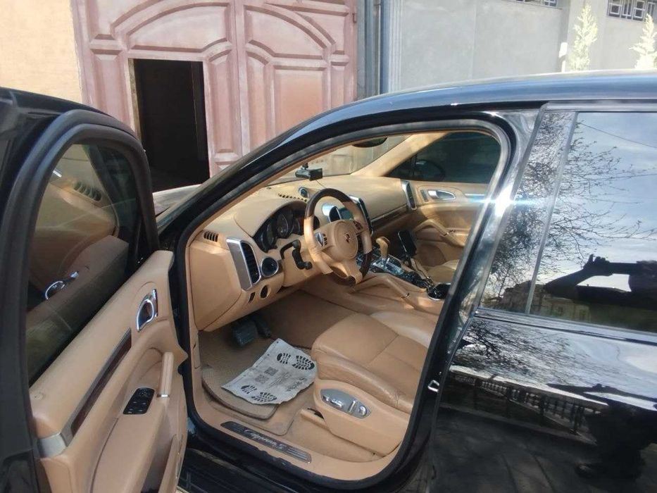 ПРОДАЁТСЯ: Porsche Cayenne S 2012 4.8L Бензин.