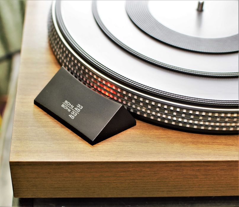 Проигрыватель виниловых дисков Yamaha YP 511