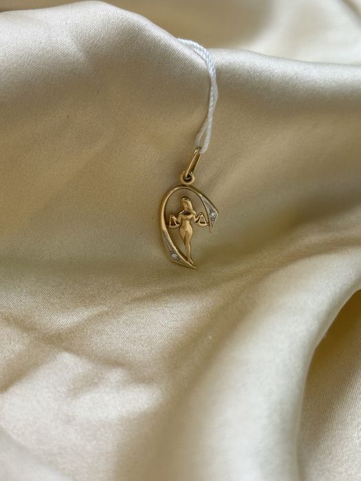 Кулон с бриллантами