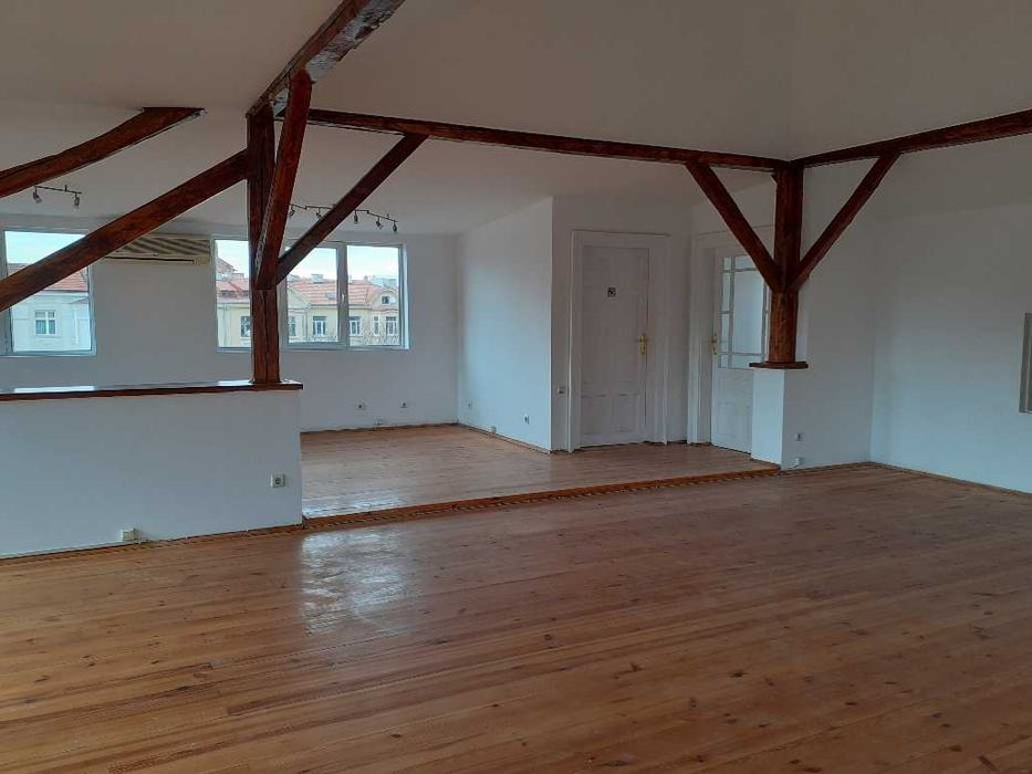 Офис в Центъра до Метрото