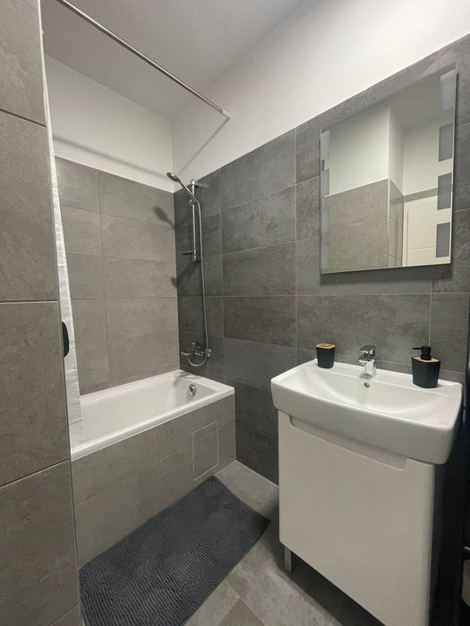 Apartament cu 2 camere de închiriat