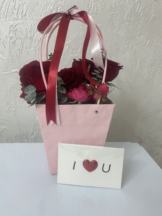 Продам цветочные сумочки/ букет