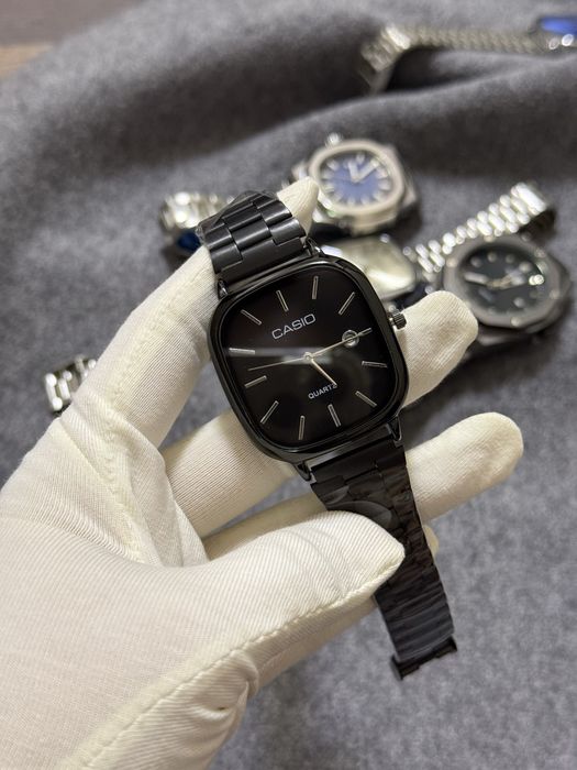 Часы Casio, Hublot, Patek