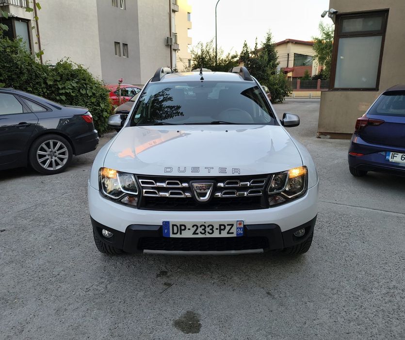 Vând dacia duster