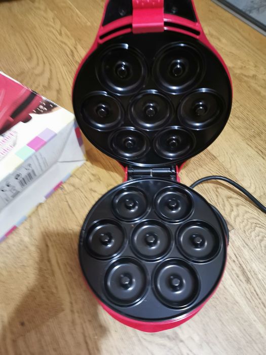 Aparat electric pentru gogoșele