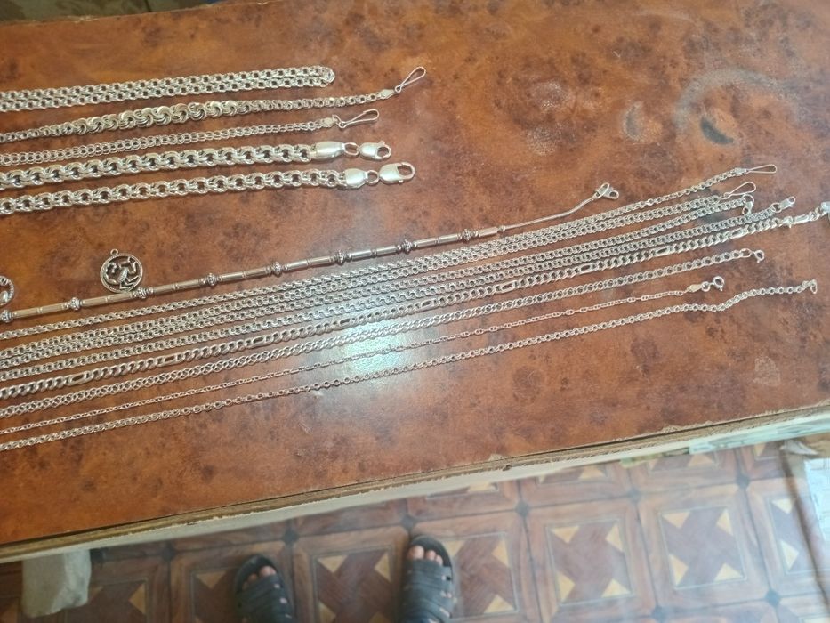 Цепочки 45000 сум за грамм.  Zanjirlar 45000 soʻm grami