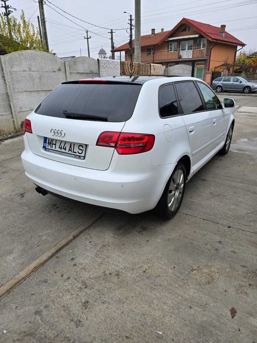 Vând Audi A3 2010