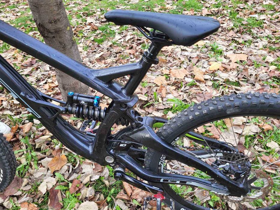 Даунхил колело GT Fury 2 Pro