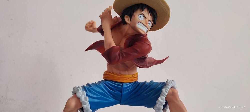 Фигурки One Piece (Luffy) и Dragon Ball Z (Goku)