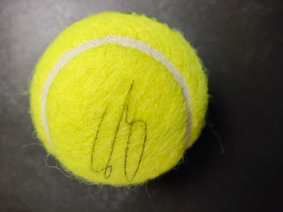 Тенис топка с автограф на Григор Димитров