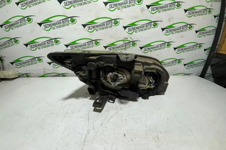 Far stanga Ford Focus 2007 1.6 TDCi MT (90 hp)