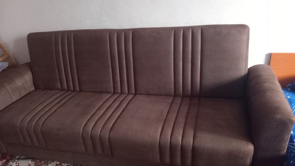 Vând canapea extensibilă aproape nou nouță