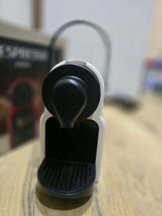 Кафемашина с капсули NESPRESSO Inissia, 19bar