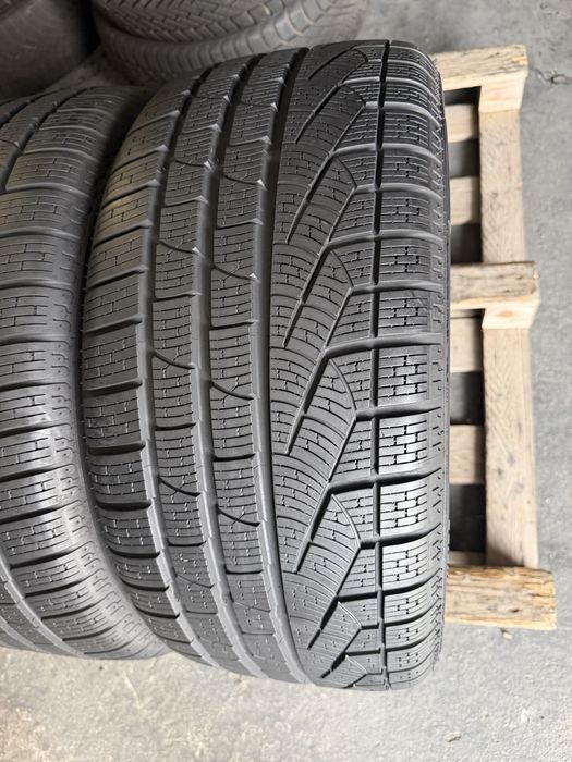 2 anvelope iarna 245/35/18 , Pirelli , RunFlat , DOT 2021 , 7 mm !