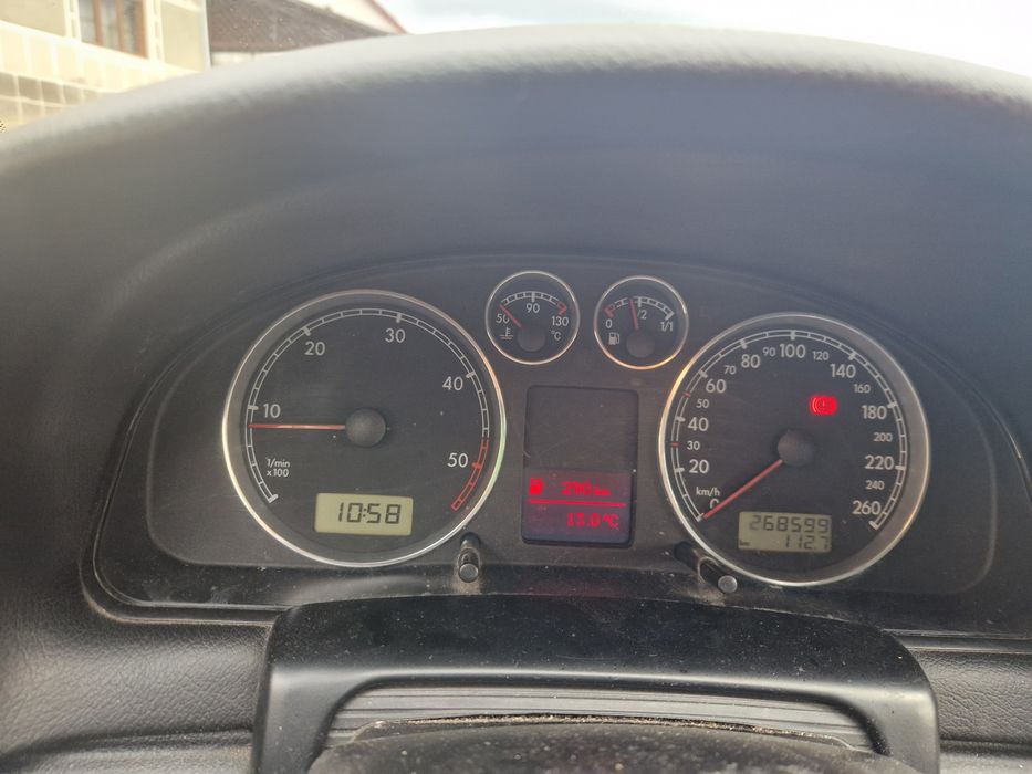 Vand WV Passsat 1.9 131 cp an 2003 în stare buna pret 1600 euro neg