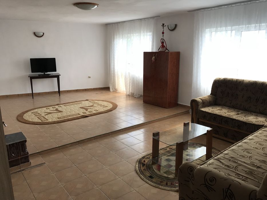 DE ÎNCHIRIAT – CASĂ  cu vedere la DUNĂRE | Acces DN6 | Aproape de Orșova